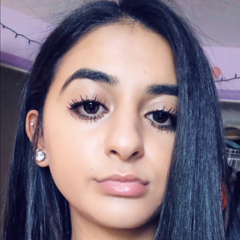 Meet your Posher, Jasika